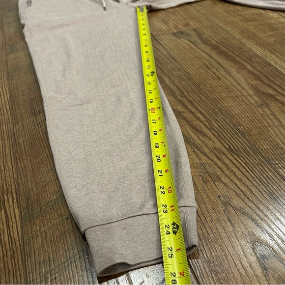 Vuori Performance Joggers Heathered Light Pink Medium - Picture 5 of 12